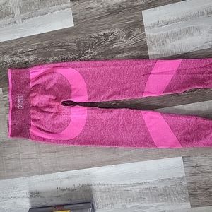 Pink seamless leggings